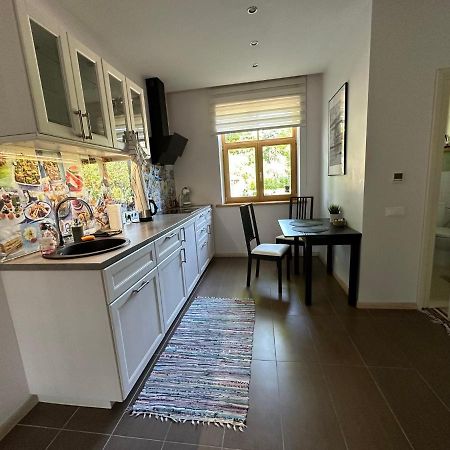 Studio Apartment In Private House Riga Exterior foto