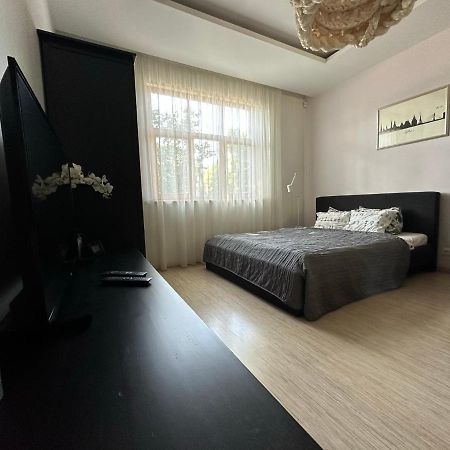 Studio Apartment In Private House Riga Exterior foto